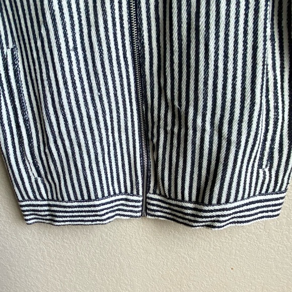 Zara striped structured collared zip-up - Picture 9 of 14